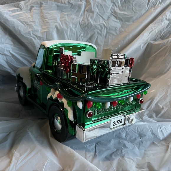 Bath & Body Works Holiday Candle Holder - Picture 5 of 9